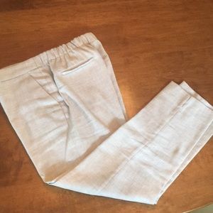 Linen cropped pants.